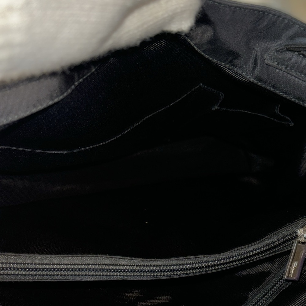 FERRAGAMO “RARE” HEELS SHOULDER BAG - Picture 15 of 17